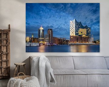 Nachtelijke skyline van Hamburg met Elbphilharmonie van Michael Abid