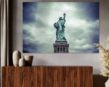 De Verborgen Pracht van Liberty: Een Uniek Perspectief op het Vrijheidsbeeld in New York 04 van FotoDennis.com | Werk op de Muur
