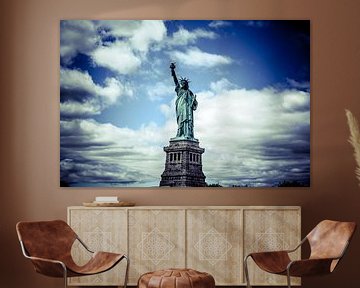 Die verborgene Pracht der Freiheit: Eine einzigartige Perspektive auf die Freiheitsstatue in New York 11 von FotoDennis.com | Werk op de Muur