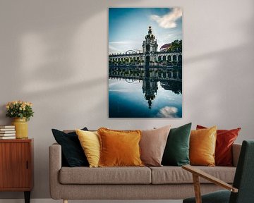 Zwinger Dresden, overdag weerspiegeling in het water van Fotos by Jan Wehnert