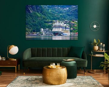 Cruiseschip Aida Sol in het Geirangerfjord, Noorwegen van Henk Meijer Photography