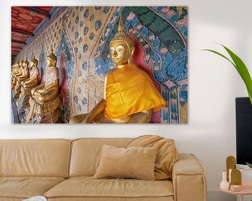Gouden Boeddha's in de tempel in Thailand van Bernd Hartner