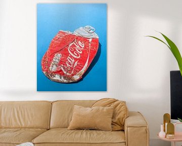Popart. Platgereden Coca Cola blikje. van Floris Kok