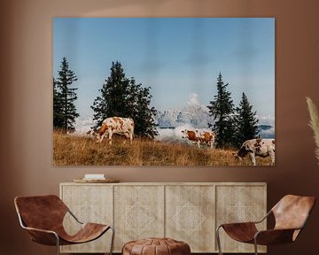 Koeien boven in de bergen in Oostenrijk (Alpen) van Yvette Baur