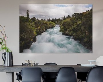 Huka Falls waterval in Nieuw-Zeeland van Tom in 't Veld
