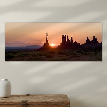 sunrise monument valley