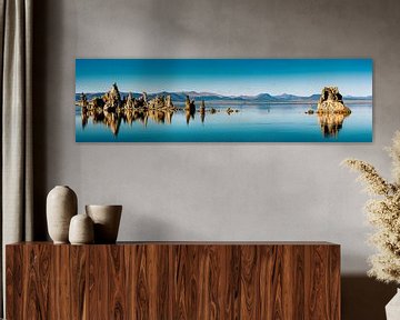 Panorama Reflektion von Kalktuff Formationen im Mono Lake in Kalifornien USA von Dieter Walther