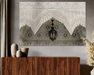 Architectuur arabische ornamenten van een plafond met lamp van Dieter Walther