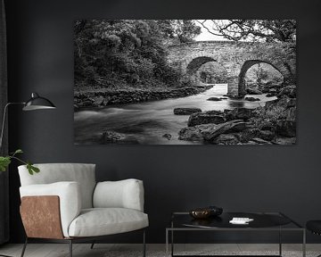 Le vieux pont de Weir en noir et blanc