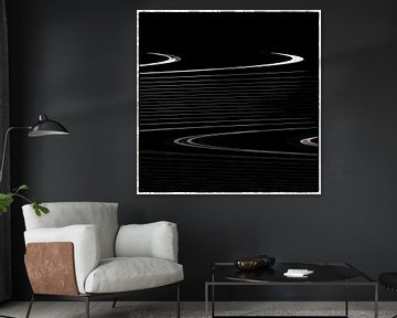 Geometrische Linien - gewellte Streifen auf schwarz von Christine Nöhmeier