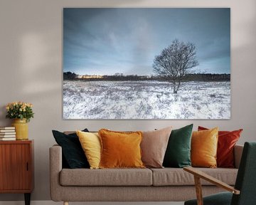 Boom in winters landschap van Marcel Kerdijk