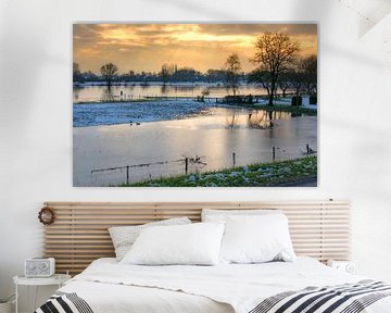 Sonnenuntergang IJssel mit Eis und Hochwasser von Peter Hermus