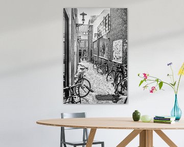Straatbeeld met fietsen van Annette van Dijk-Leek