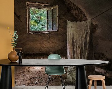 The hanging canvas in an abandoned house by Digitale Schilderijen