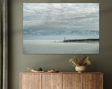 Strandhoofd met wolken van Edwin van Amstel