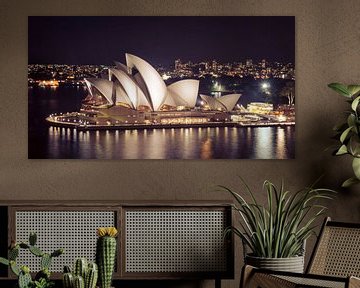 Opera House in the spotlights, Sydney, Australia by Sven Wildschut