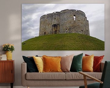 Clifford's Tower / York Castle is een ruïne van een kasteel in de Noord-Engelse stad York.