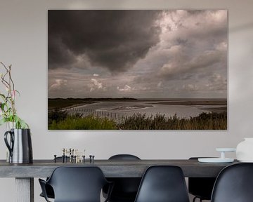 Donkere wolken boven Het Zwin von Edwin van Amstel