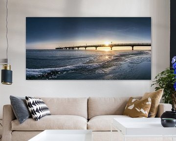 Plage d'hiver à Scharbeutz, sur la mer Baltique, avec une jetée