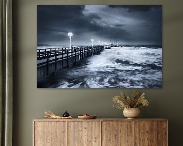 Winterstorm op de pier van Scharbeutz aan de Oostzee van Voss Fine Art Fotografie