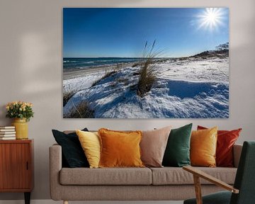 Duinen in de sneeuw, strand in Juliusruh op het eiland Rügen van GH Foto & Artdesign