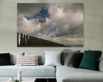 Strandhoofd met wolken von Edwin van Amstel