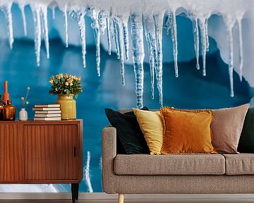 LP 71318958 Icicles reflected in calm water