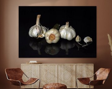 Garlic family by Gerhard Albicker