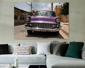 Purple oldtimer in Cuba by Tom Hengst