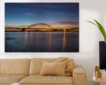 Waalbrug Nijmegen met prachtige lucht van Patrick Verhoef