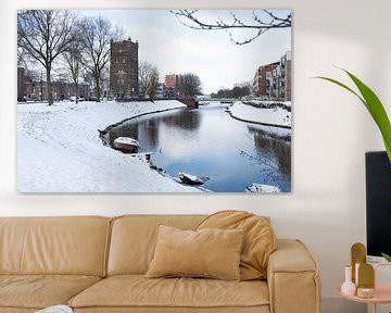 Un château d'eau dans la neige sur Marjo van Balen