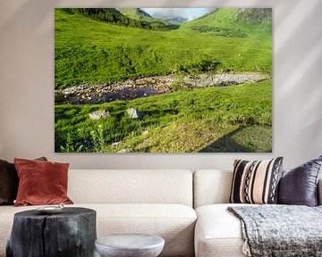 Het kleurrijke Glen Etive in Schotland.