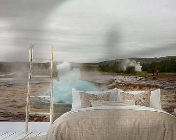 Strokkur barst uit van Louise Poortvliet