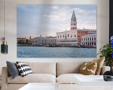 Wolken über dem Dogenpalast in Venedig