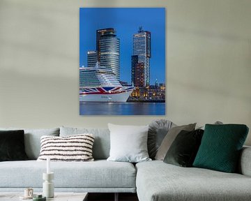 Skyline Rotterdam kop van zuid avec bateau de croisière sur Sander Groenendijk