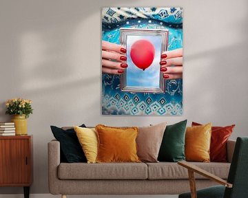 Schwanger, Foto roter Ballon in silbernem Rahmen von Peter Hermus