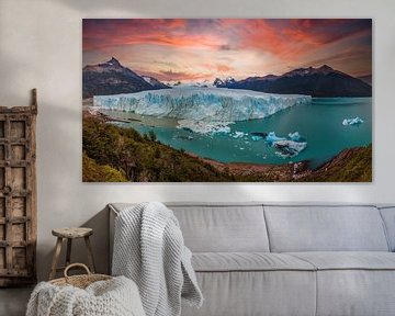 Sonnenaufgang am Perito Moreno Gletscher in Patagonien, Argentinien von Dieter Meyrl
