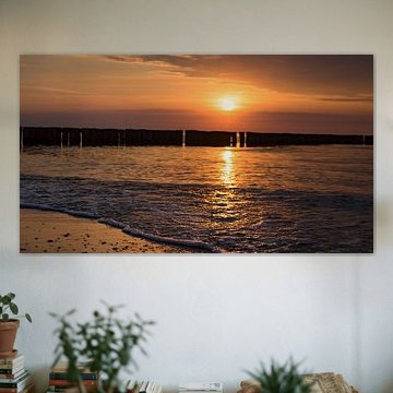 Coucher de soleil sur la plage de la mer Baltique