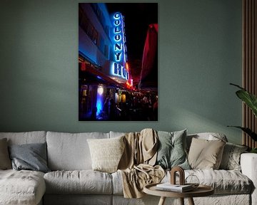 Miami Beach, Ocean Drive - Colony Hotel by night by t.ART