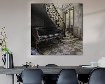 Altes Klavier von Maikel Brands