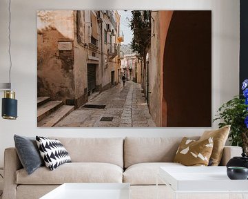 Spaziergang durch die alten Straßen von Ragusa, Sizilien Italien von Manon Visser