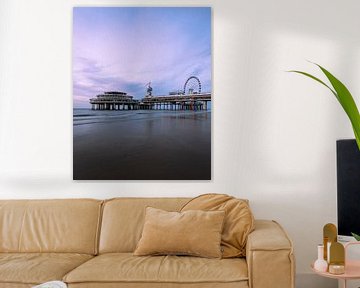 Die Seebrücke von Scheveningen am Abend von OCEANVOLTA