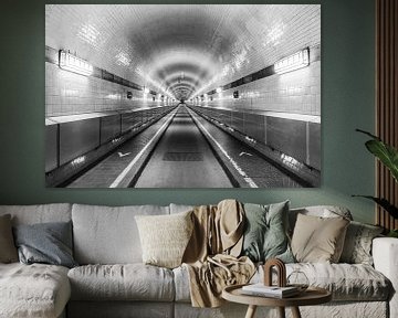 Oude Elbe Tunnel in Hamburg - Monochroom van Werner Dieterich