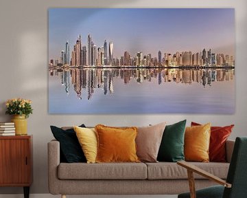 Dubai Skyline Reflectie, Dubai Marina van Dieter Meyrl