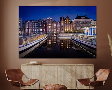 Het Damrak in Amsterdam - Nederland