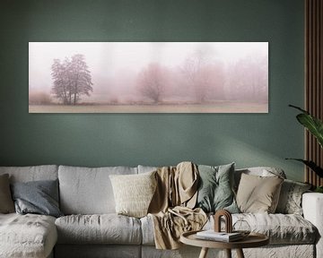 Malerische Landschaft im Nebel