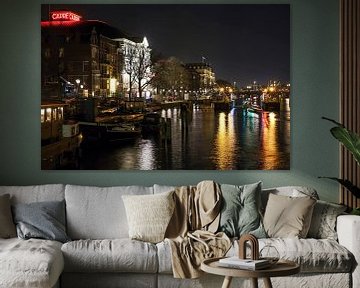 Abendfoto von Amsterdam mit Blick auf das Theater Carre und die Amstel von W J Kok