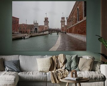 Kazerne in centrum van oude stad van Venetie, Italie van Joost Adriaanse