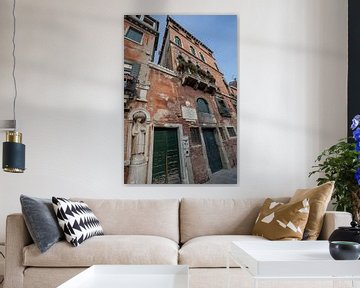 Huis met moor met tulband in oude centrum van Venetie, Italie