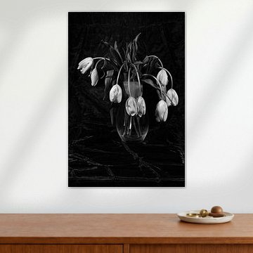 Stilleven van Tulpen in glazen vaas